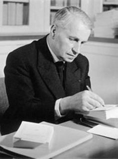 georges-bataille-in-his-study